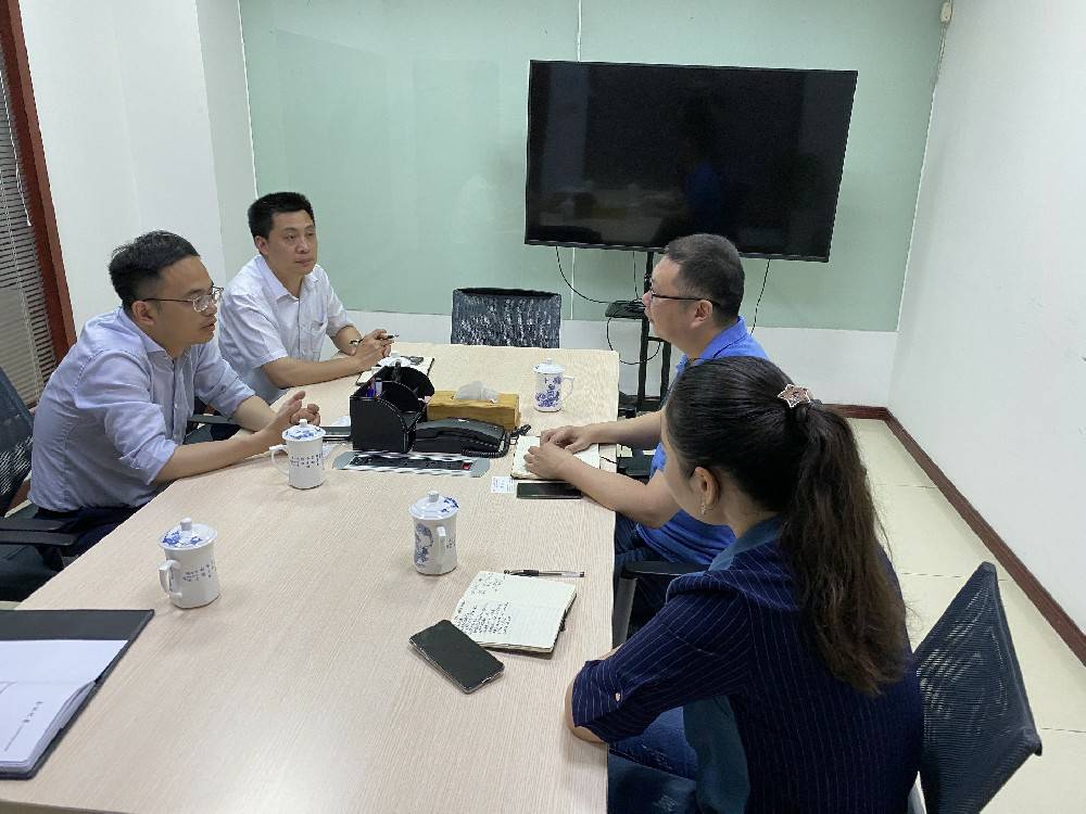 无锡市工信局领导来华体会平台-华体会(中国)一站式服务平台科技开展“三联三解”活动